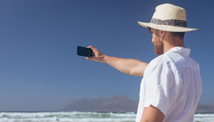 Alarga la vida de tu móvil este verano