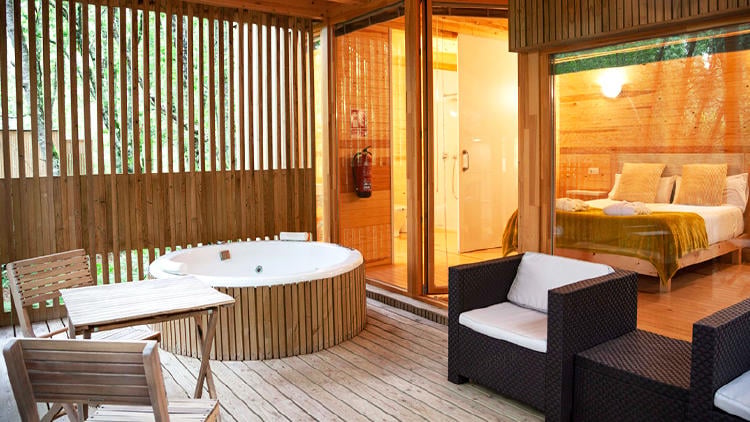 cabanas jacuzzi galicia enoturismo maria manuela Enoturismo María Manuela en Boqueixón