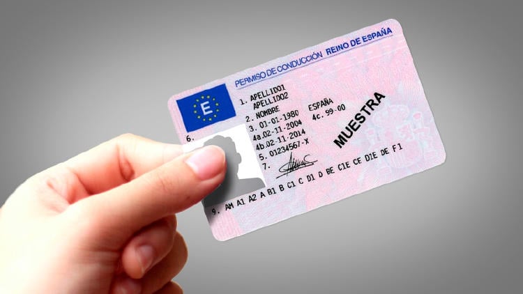 Carnet internacional de conducir: toda la información