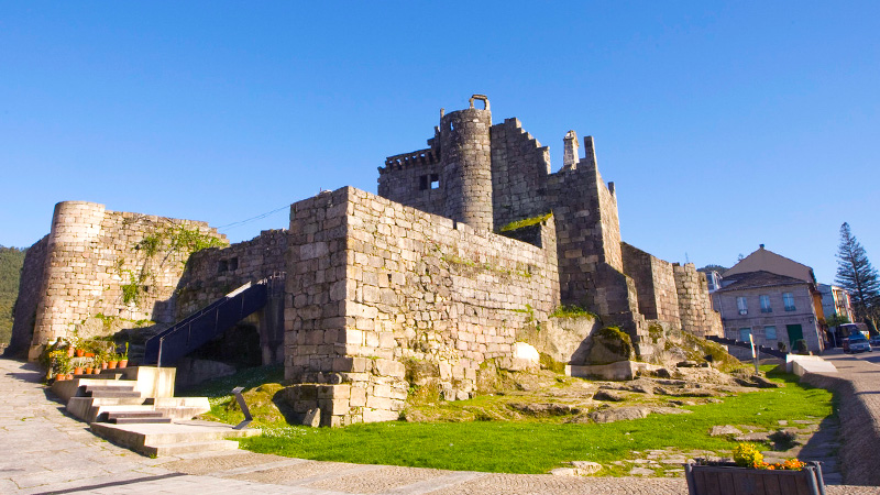 Castillo de Os Condes de Sarmiento